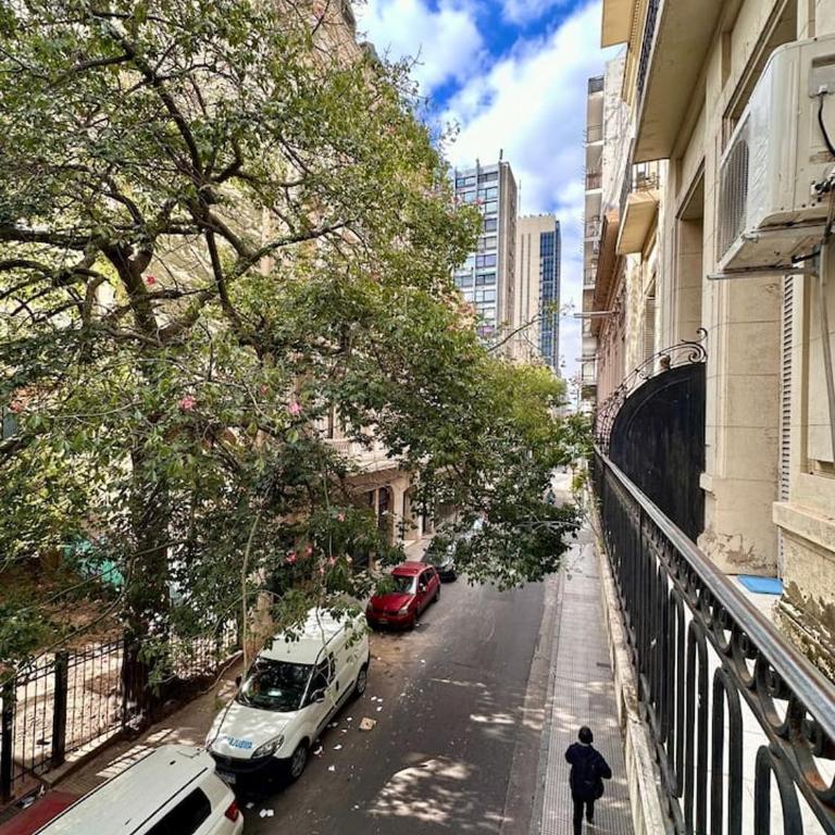Grand Rivadavia 3-BR Ensuite High Ceiling Home - Three-Bedroom Apartment - 46