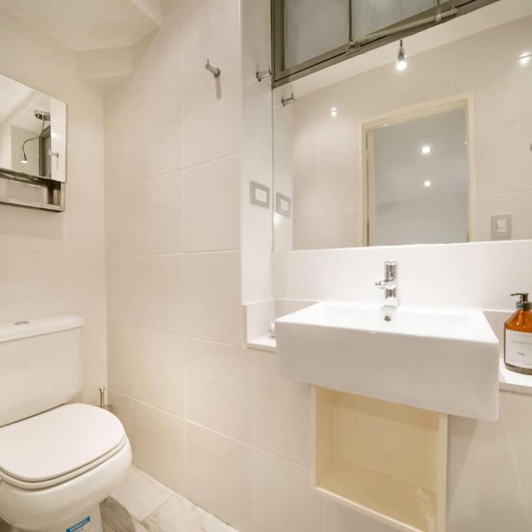 Grand Rivadavia 3-BR Ensuite High Ceiling Home - Three-Bedroom Apartment - 62