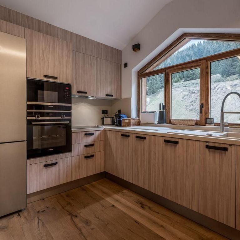 Cozy Penthouse with View & Parking - Apartment - 7