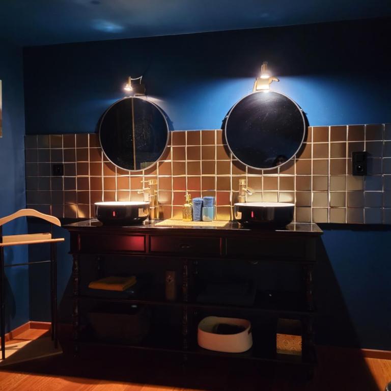 Au secret des Brégines - Chambre Lit King-Size avec Baignoire Spa - 2