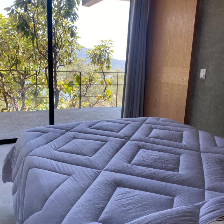 "Modern Loft Spectacular View of Mountain and Lake - Studio avec Vue sur Lac - 1