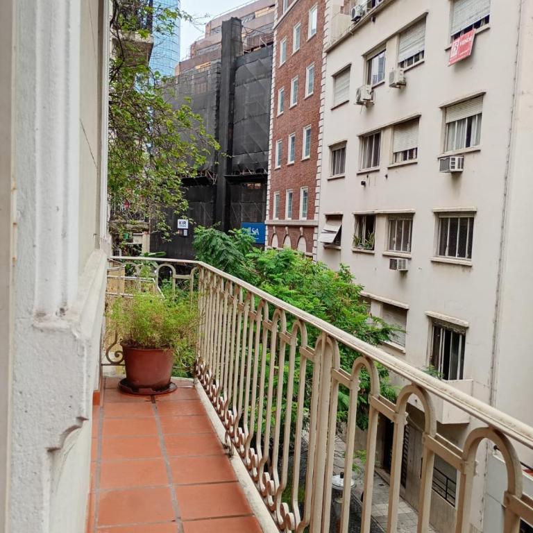 Apartamentos Catalinas - Estudio con balcón - 1