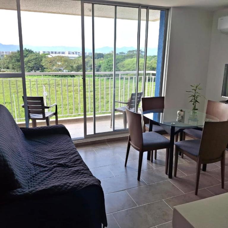 Apartamento cerca a Piscilago, Club House Ricaurte - Apartamento de 2 dormitorios con vistas a la montaña - 13