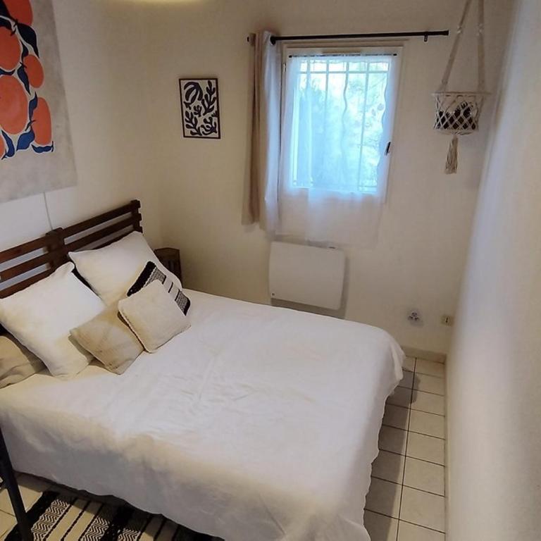 Villa patio, terrasse et jardin - 4 pers. - FR-1-413-273 - Appartement - 4