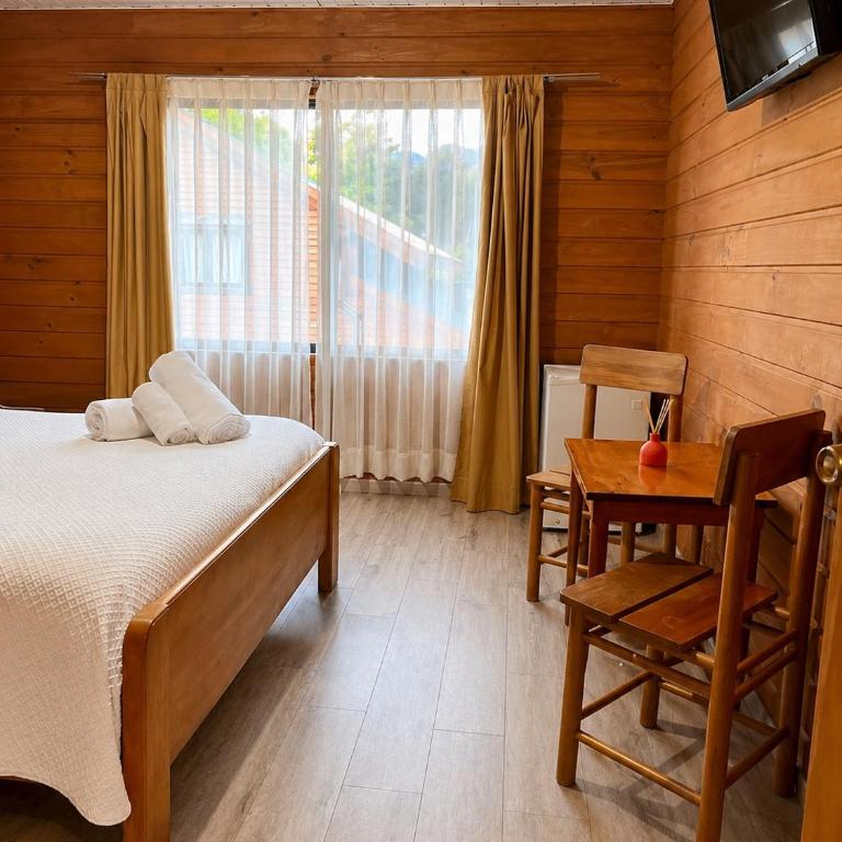 Hotel El Coihue - Deluxe Room - 6