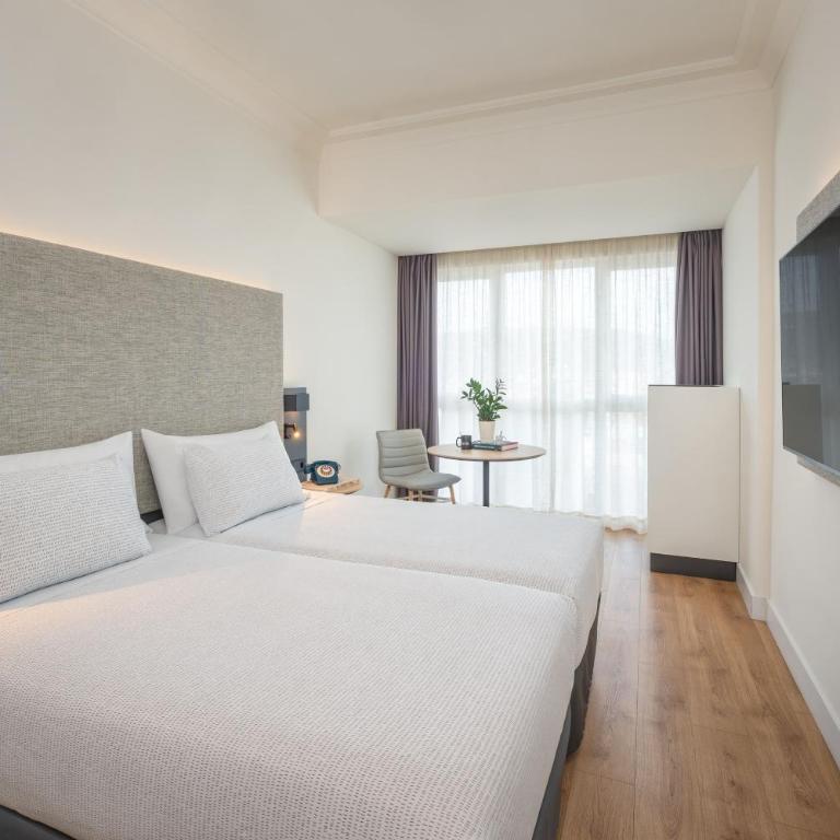 INNSiDE by Meliá San Sebastián Orly - Innside Accessible Room - 2