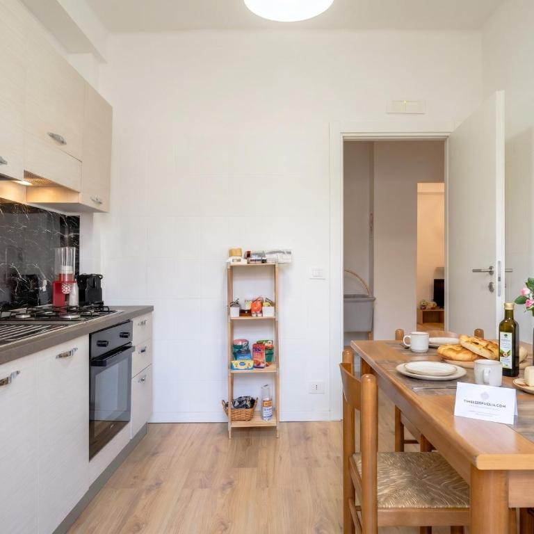 Bari Home - Appartamento con 2 Camere da Letto - 11