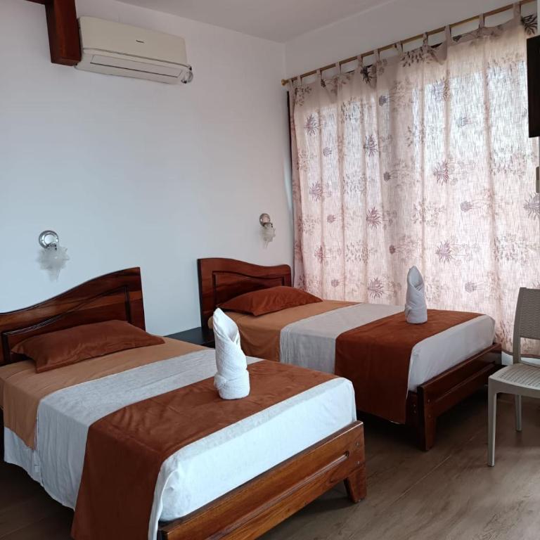 Vami's House Suites - Two-Bedroom Apartment - 4