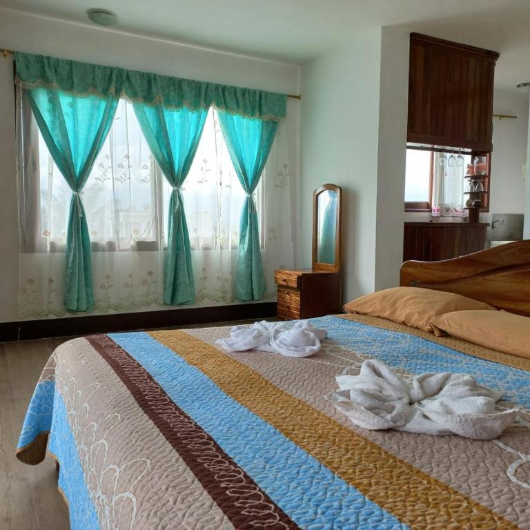 Vami's House Suites - One-Bedroom Apartment - 6