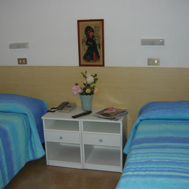Hotel Acquazzurra - Camera Matrimoniale/Doppia con Letti Singoli - 5