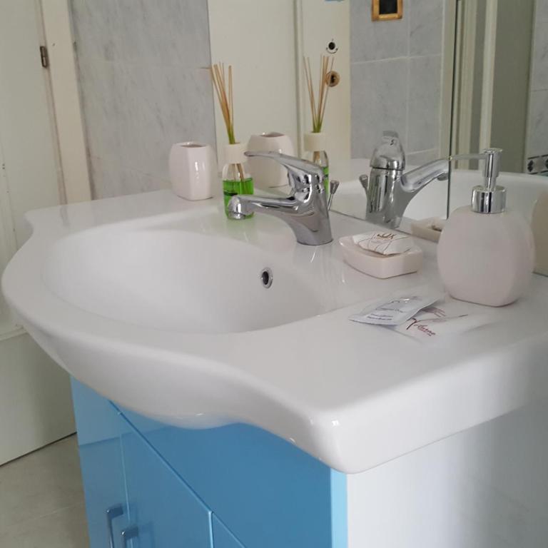 I Petali Guest House - Camera Matrimoniale con Bagno Privato Esterno - 1