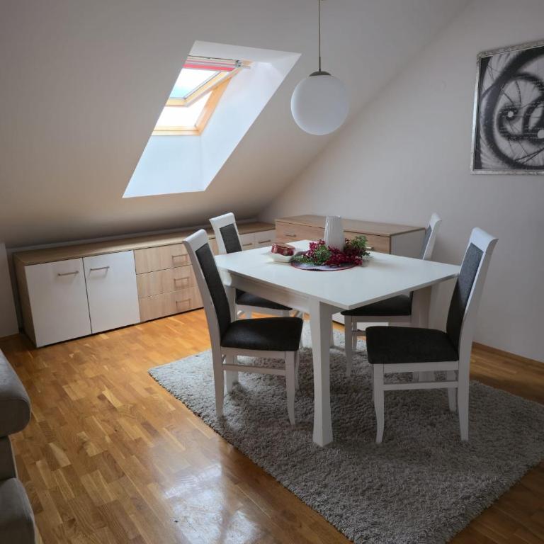 Modern Cozy Apartment near City Center - One-Bedroom Apartment - 5