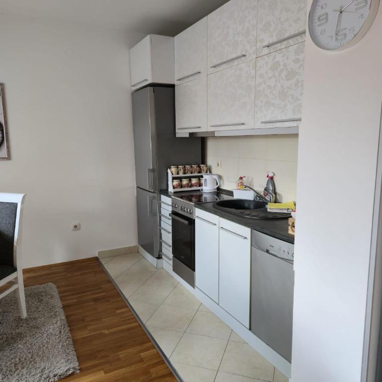 Modern Cozy Apartment near City Center - One-Bedroom Apartment - 6