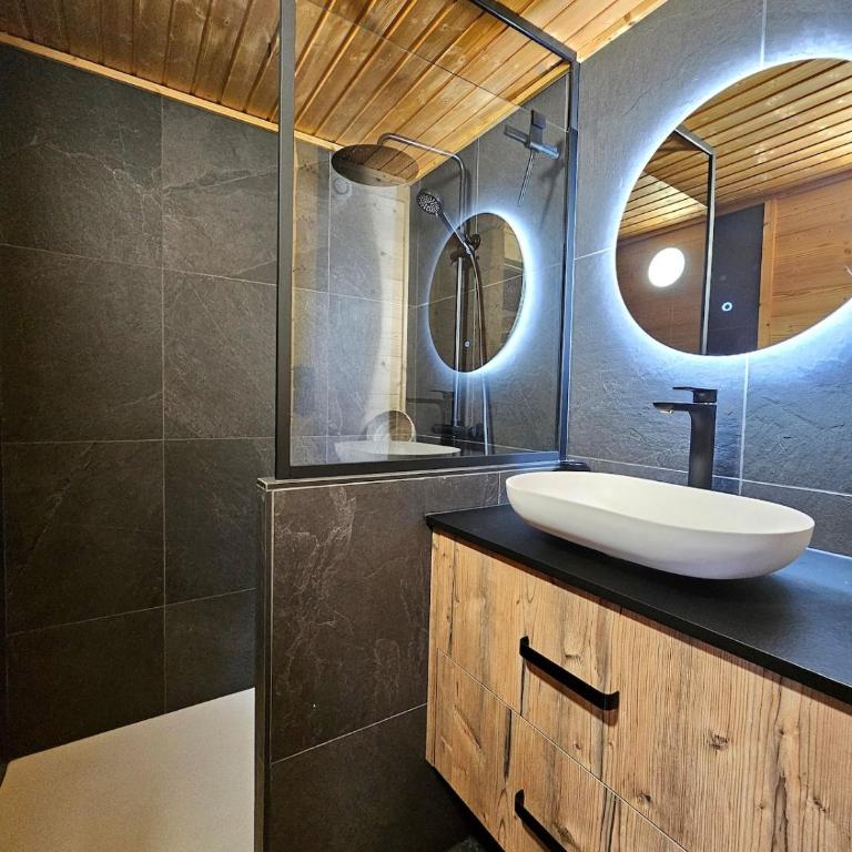 Chalet cosy et élégant 6-8pers, ski, piscine, sauna - Chalet 3 Chambres - 5