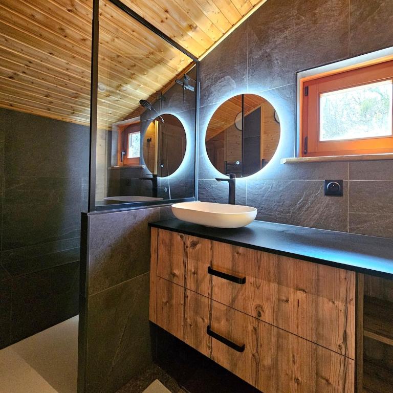 Chalet cosy et élégant 6-8pers, ski, piscine, sauna - Chalet 3 Chambres - 10