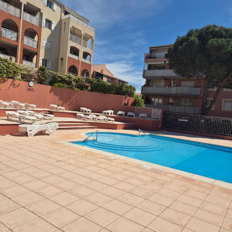 T3 renové avec piscine,terrasse et climatisation - Apartamento de 2 dormitorios - 2