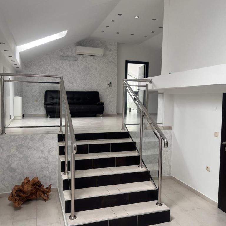 Modern 5BR Villa with Infinity Pool and Sea Views - Villa - 36