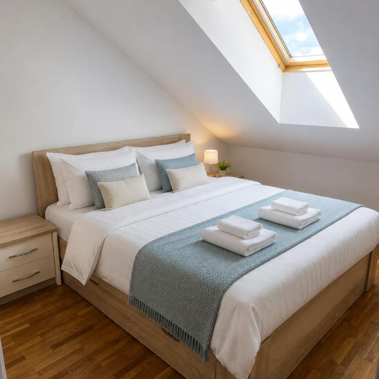 Modern Cozy Apartment near City Center - One-Bedroom Apartment - 5