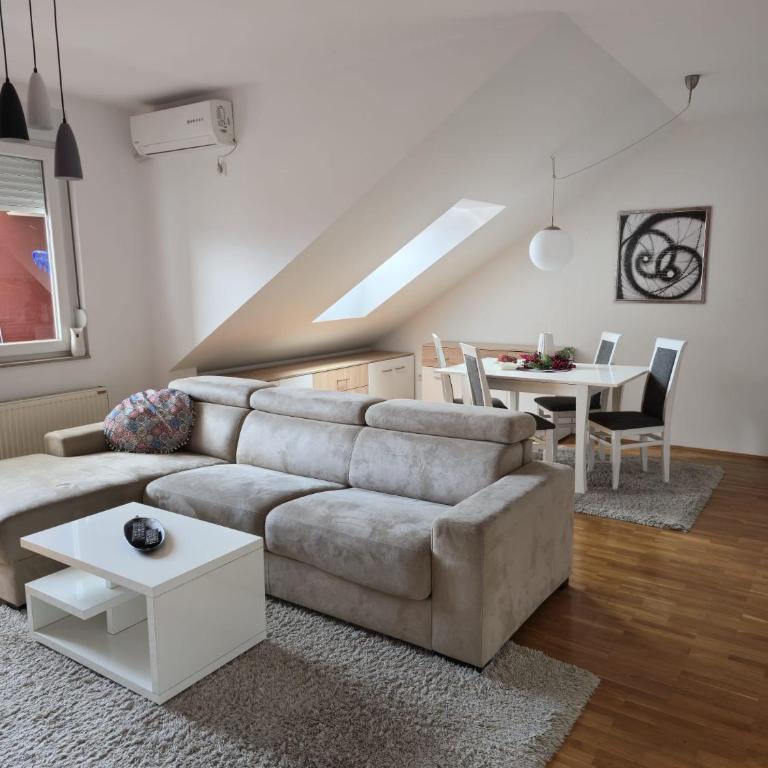 Modern Cozy Apartment near City Center - One-Bedroom Apartment - 6