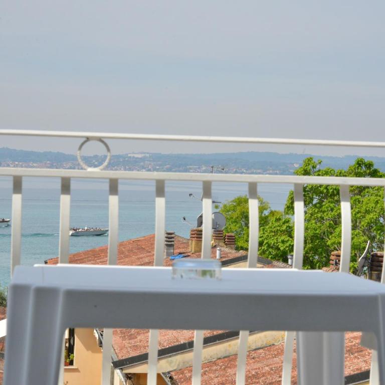 Hotel Luna - Camera Superior Matrimoniale/Doppia con Letti Singoli con Terrazza e Vista Lago - 4