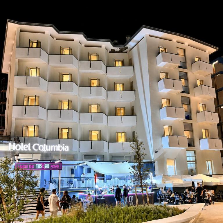 Hotel Columbia Frontemare - Camera Matrimoniale con Balcone Vista Città - 1