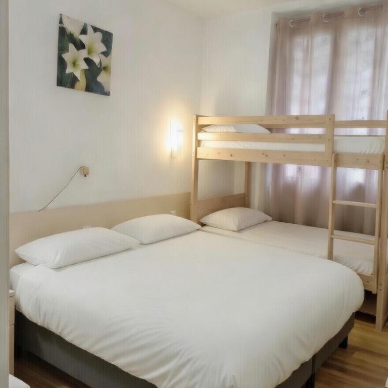 Hôtel Croix des Nordistes - Chambre Quadruple - 8