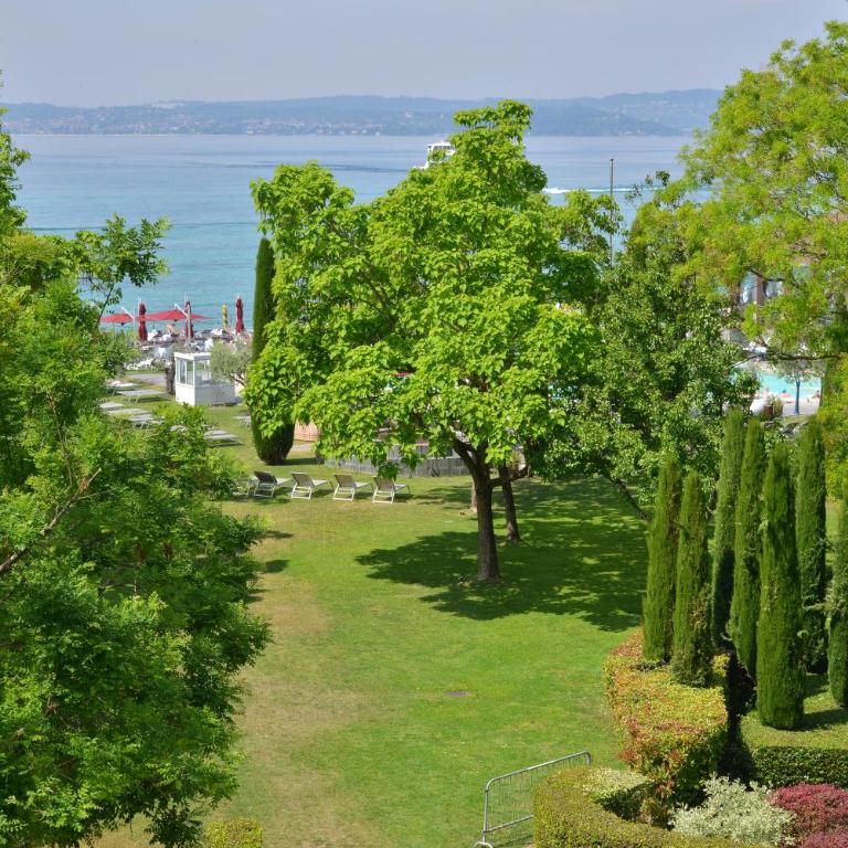 Hotel Luna - Double Room + Single Room with Connecting Balcony and Patrial Lake View - 2