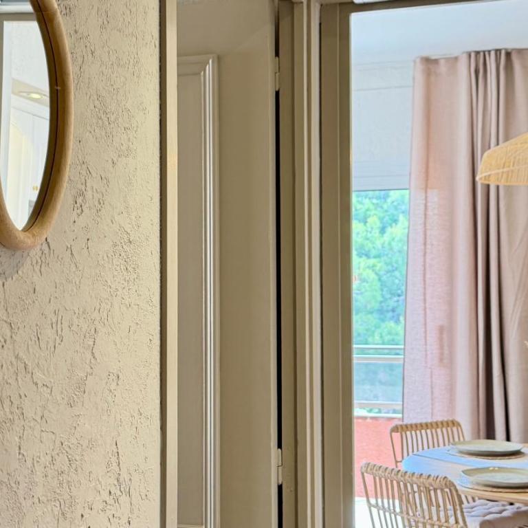 Salles Beach 33 - Two-Bedroom Apartment - 37
