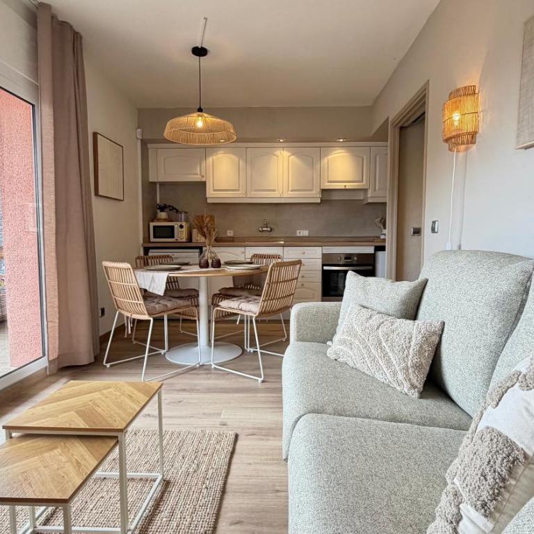 Salles Beach 33 - Two-Bedroom Apartment - 56