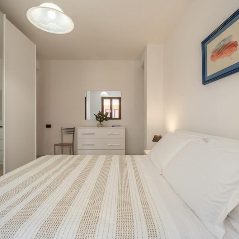 Sunset Lounge Stay - Spiaggia del Poetto 5min & Terrazza - Appartamento con 2 Camere da Letto - 24