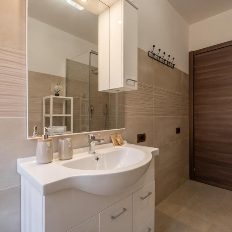 Sunset Lounge Stay - Spiaggia del Poetto 5min & Terrazza - Appartamento con 2 Camere da Letto - 40