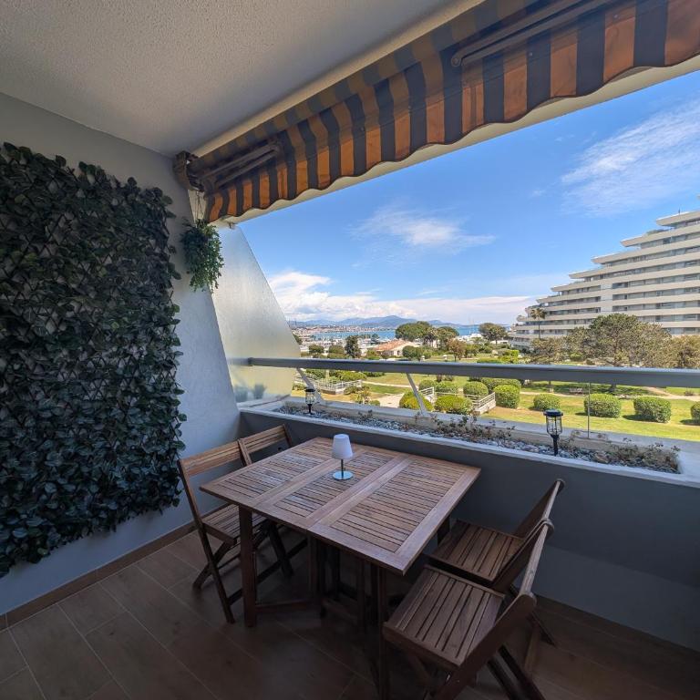 2 pièces 4 personnes magnifique vue mer clim parking - Appartement 1 Chambre - 26