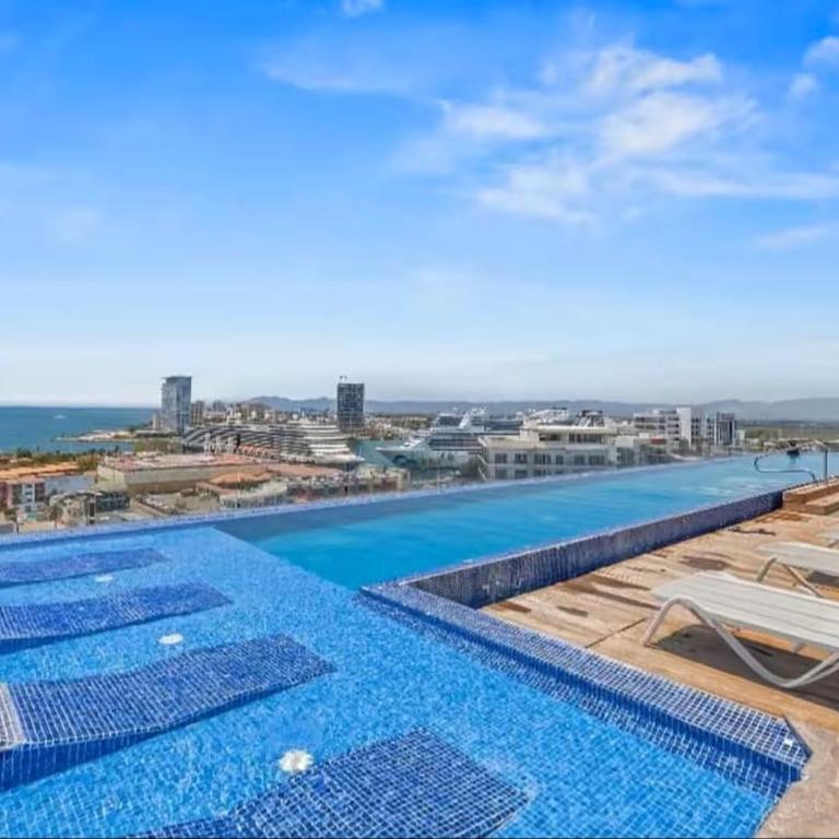 Modern condo loft in Zoho Skies with a roof pool - Two-Bedroom Apartment - 15