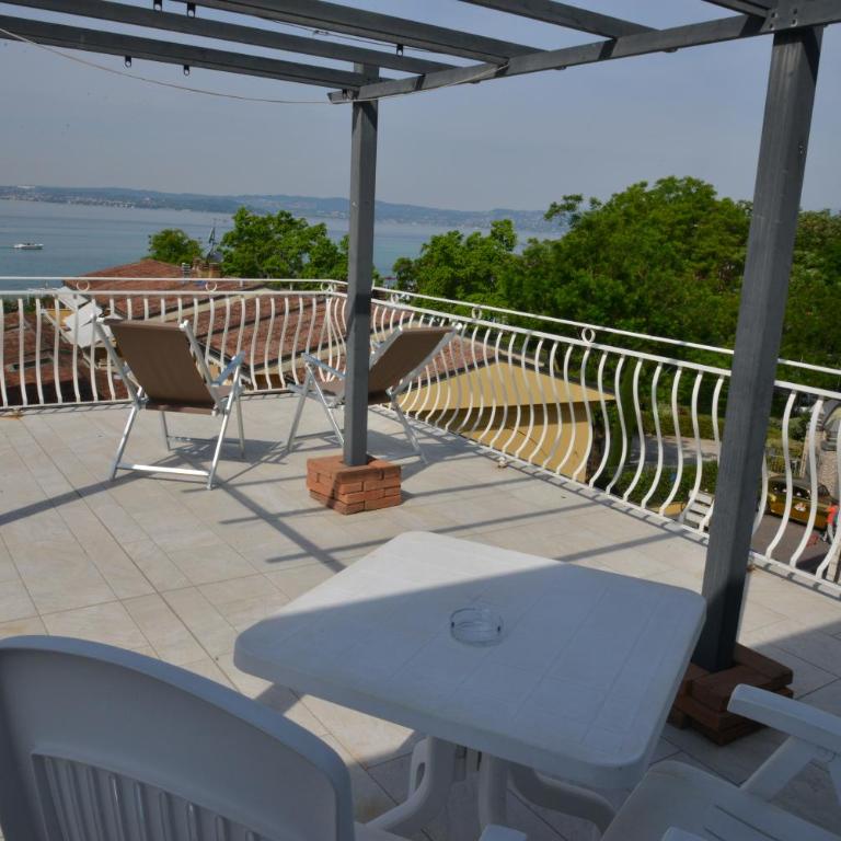 Hotel Luna - Superior Double or Twin Room with Solarium and Lake View - 9