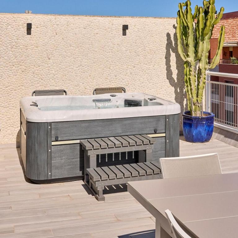 Ático Prestige Dénia con gran terraza, jacuzzi y ubicación céntrica con vistas al mar by Family Homes Rentals - Apartamento tipo ático de 4 dormitorios - 2