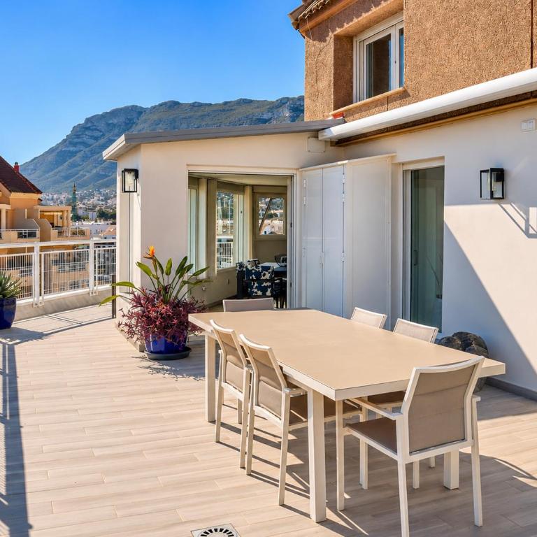 Ático Prestige Dénia con gran terraza, jacuzzi y ubicación céntrica con vistas al mar by Family Homes Rentals - Apartamento tipo ático de 4 dormitorios - 3