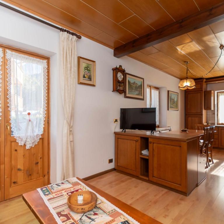 Casa Marina - Appartamento con 1 Camera da Letto, Balcone e Vista Montagna - 8