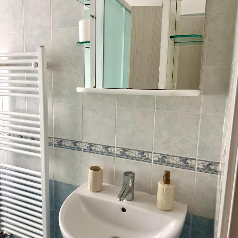Jesolo attic - beach spot - Appartamento Deluxe con 2 Camere da Letto e Vista Giardino - 19