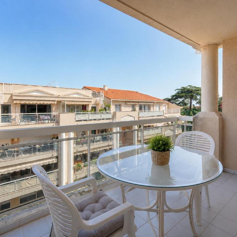 FRGK Gallieni Terrace Quiet Executive Stay Walk to Palais - Appartement avec Terrasse - 2