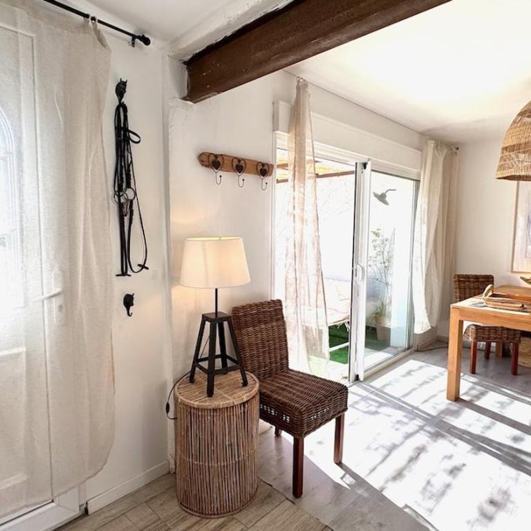 Maison avec terrasse proche piste cyclable et remparts - One-Bedroom House - 7