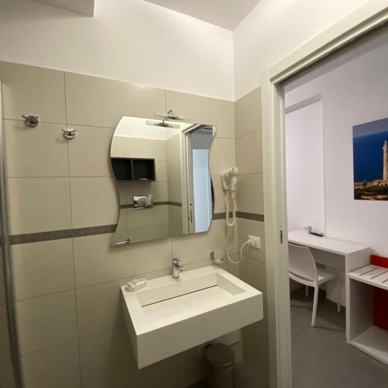 Hotel Arte Mare - camere in via del mulino 45 - Camera Matrimoniale Piccola - 4