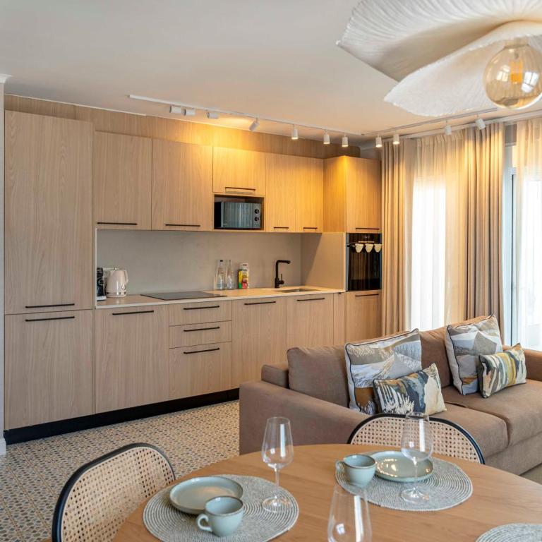 NEW SEAVIEW & SKY APARTMENT Playa De Oro 13rd floor con Parking - Apartamento de 2 dormitorios - 4