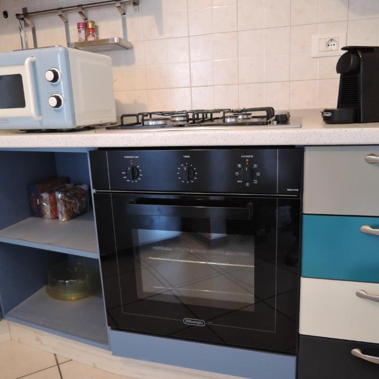 Charming studio apartment with free parking - One-Bedroom Apartment - 9