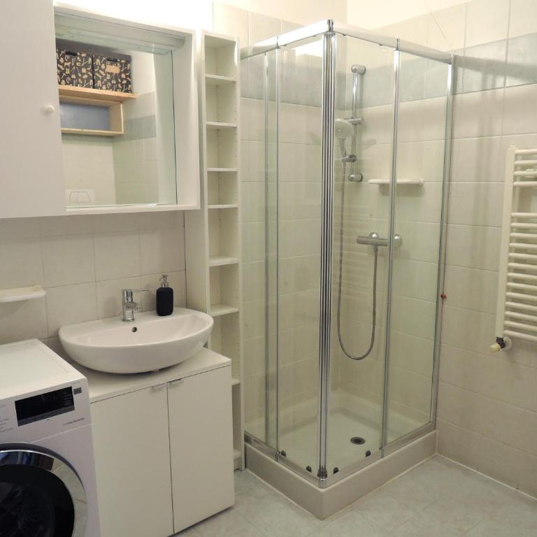 Charming studio apartment with free parking - One-Bedroom Apartment - 10