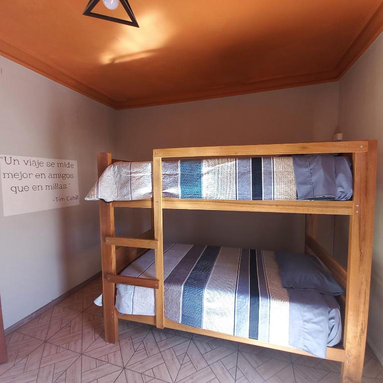 Illa Hostels Arequipa - Cama en habitación compartida masculina de 4 camas - 2