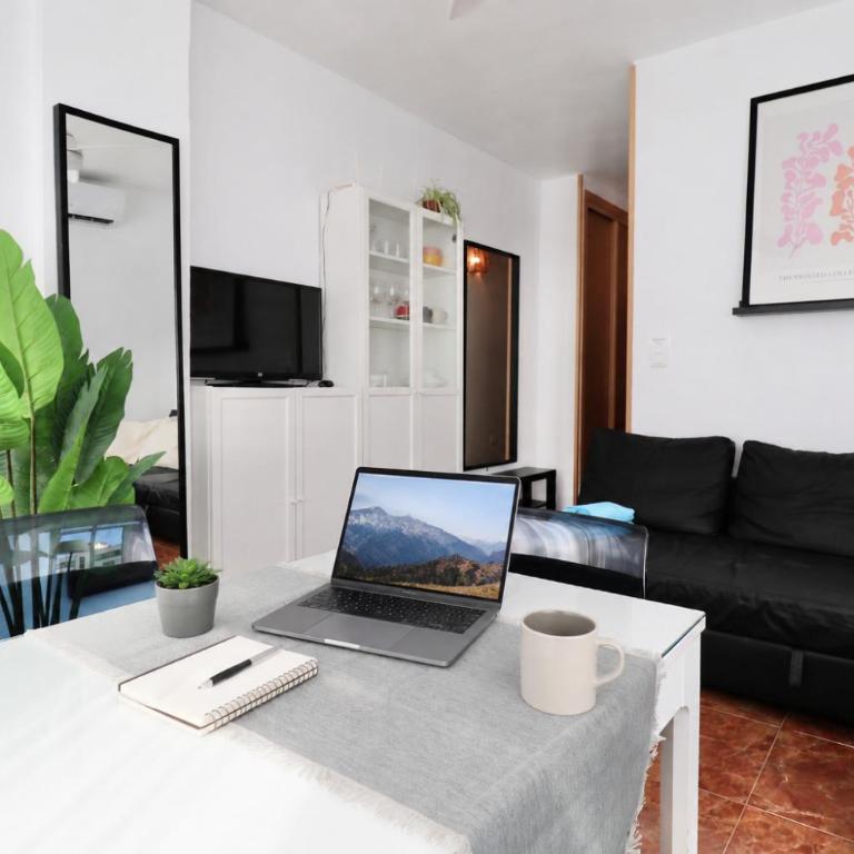 Marvelluz Sea & Mountain Views Central & Quite Torremolinos - One-Bedroom Apartment - 5