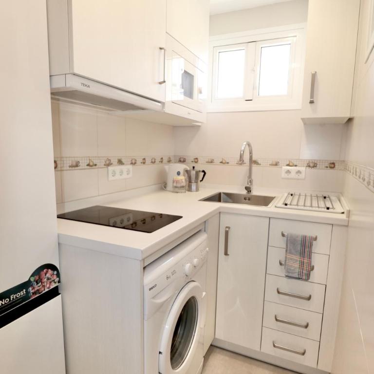 Marvelluz Sea & Mountain Views Central & Quite Torremolinos - One-Bedroom Apartment - 21