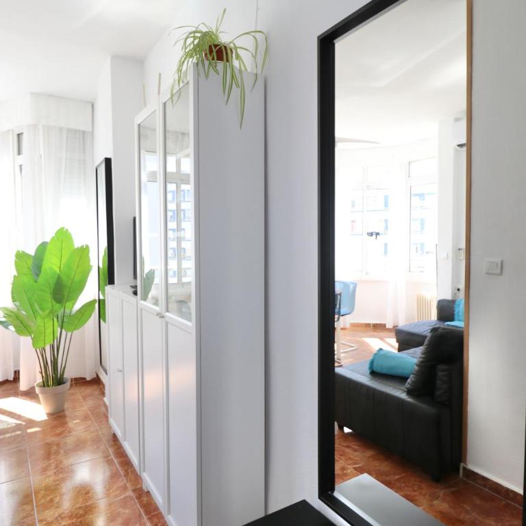 Marvelluz Sea & Mountain Views Central & Quite Torremolinos - One-Bedroom Apartment - 11