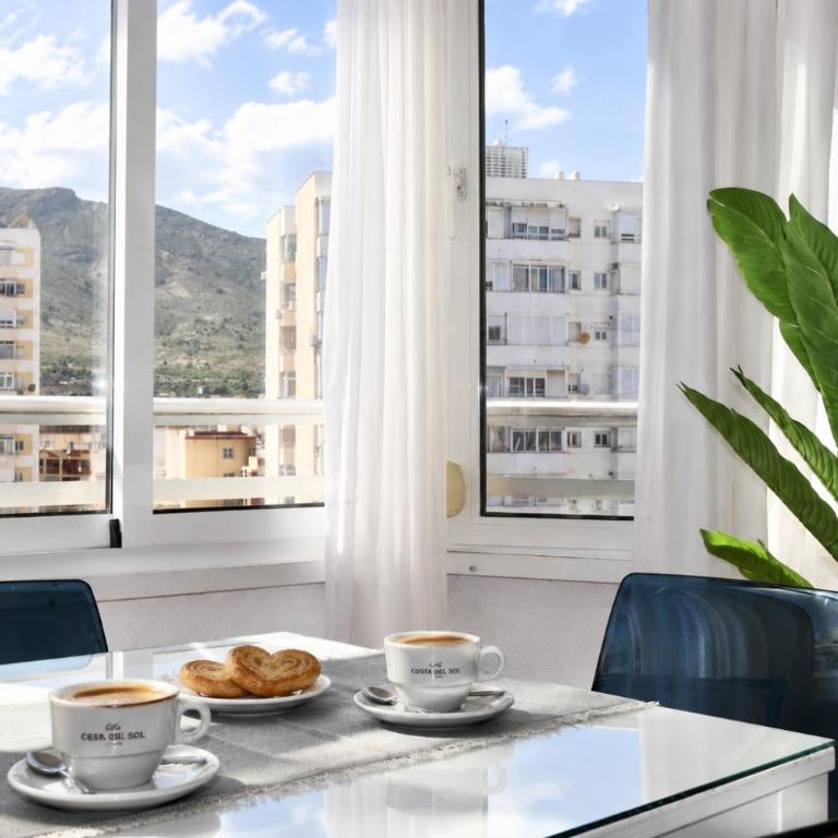 Marvelluz Sea & Mountain Views Central & Quite Torremolinos - One-Bedroom Apartment - 1