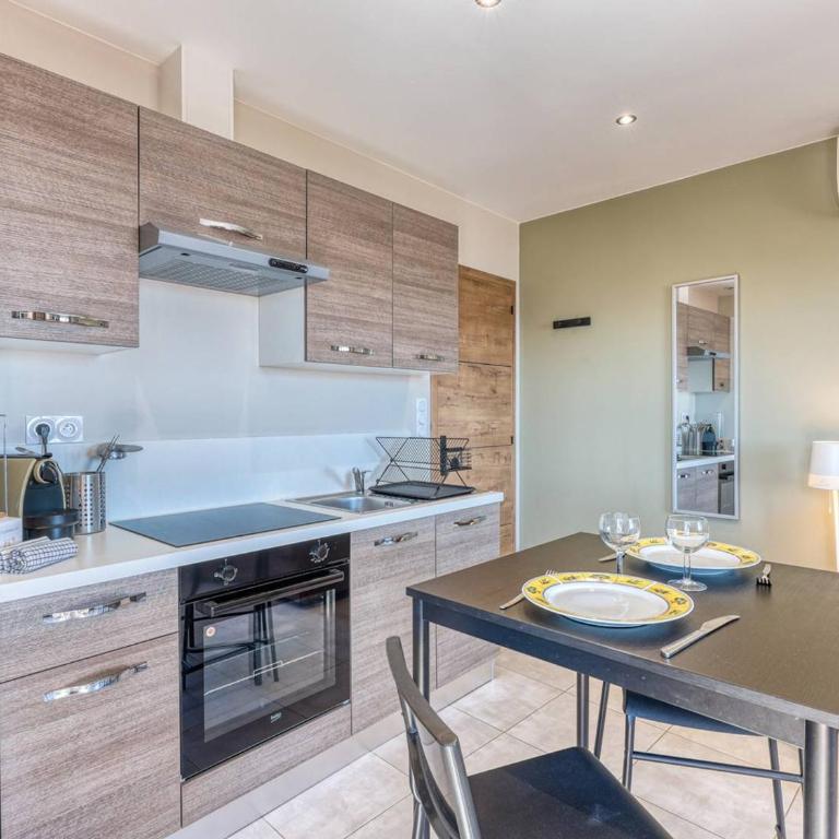 Appartement Climatisé Centre du Lavandou, Proche Plage - FR-1-816-6 - Apartment - 4